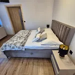 Z Prywatna Wanna Z Hydromasazem - U Parow Apartment *