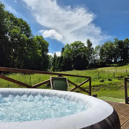 Z Jacuzzi U Parow Apartament