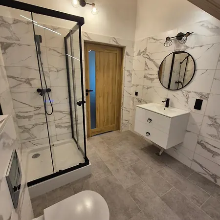 Z Jacuzzi U Parow Apartament *