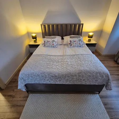 Z Jacuzzi U Parow Apartament